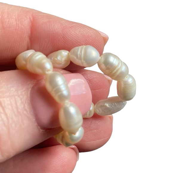 NATURAL Creamy Opalescent Seed Pearl Stretchy Rings (2) Size 8 - Picture 2 of 8